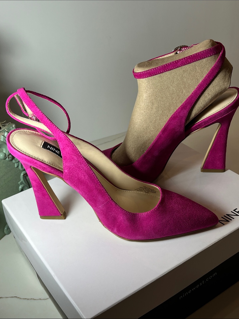 Nine West Dark Pink Suede Ankle Strap Pointed-Toe Slingback Heels New 7 M - Picture 8 of 14
